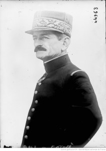 Général Mangin, 1915 (Agence Rol). Source : gallica.bnf.fr / Bibliothèque nationale de France, département Estampes et Photographies, Rol, 44963.